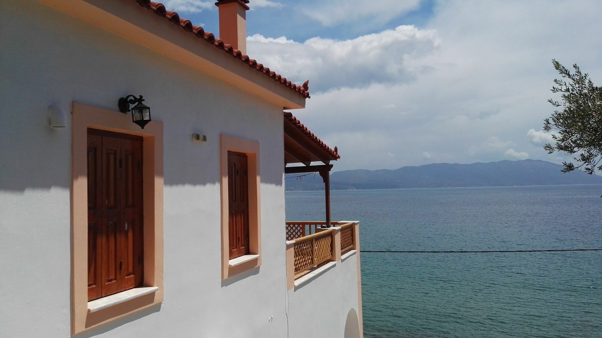 Nereides Seaside Apartment